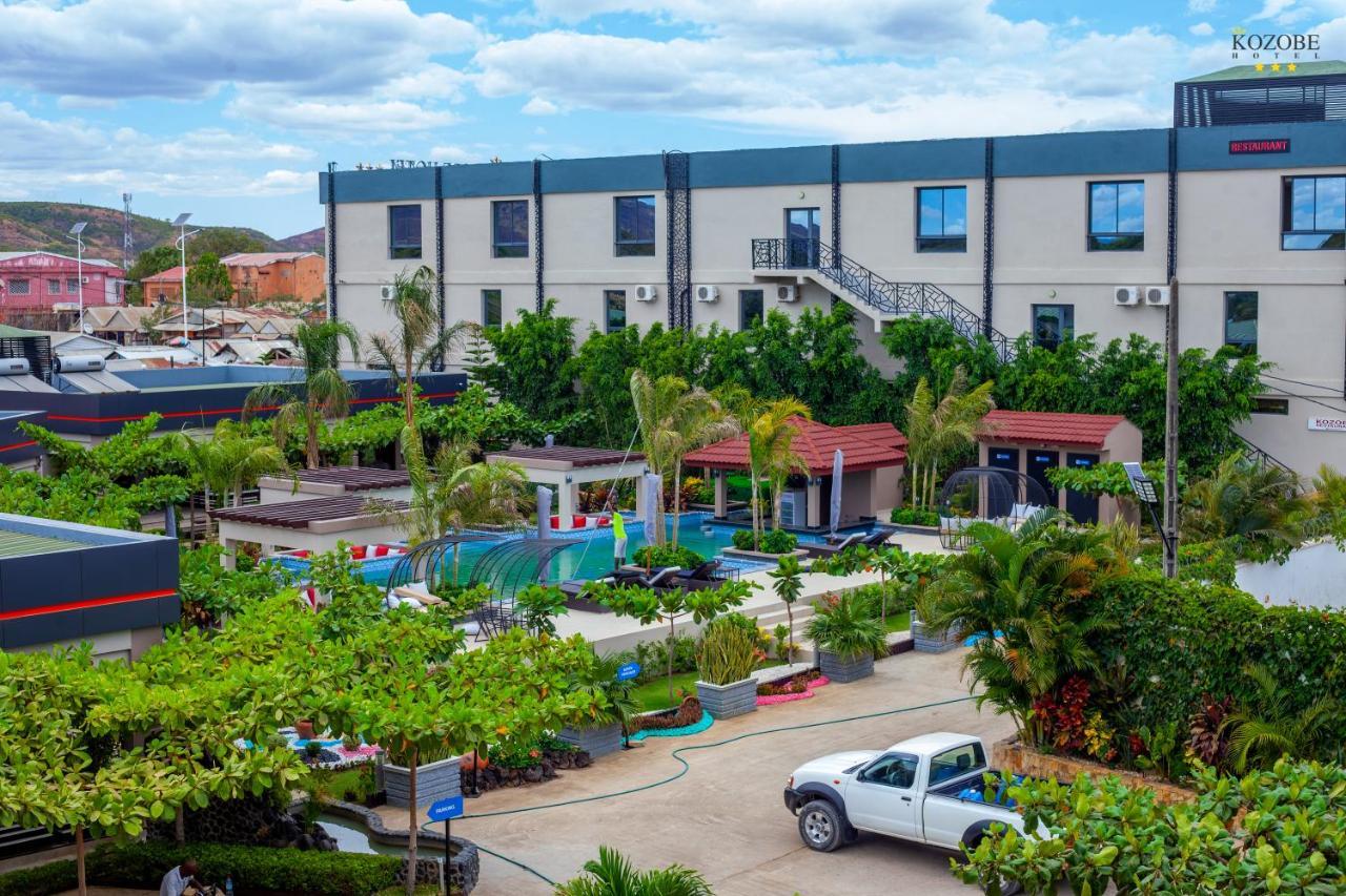 Kozobe Hotel Ambilobe Exteriör bild